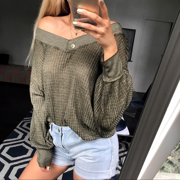 🆕 FREE PEOPLE LOOSE VNECK TOP IN CINDERED OLIVE! - Picture 6 of 11